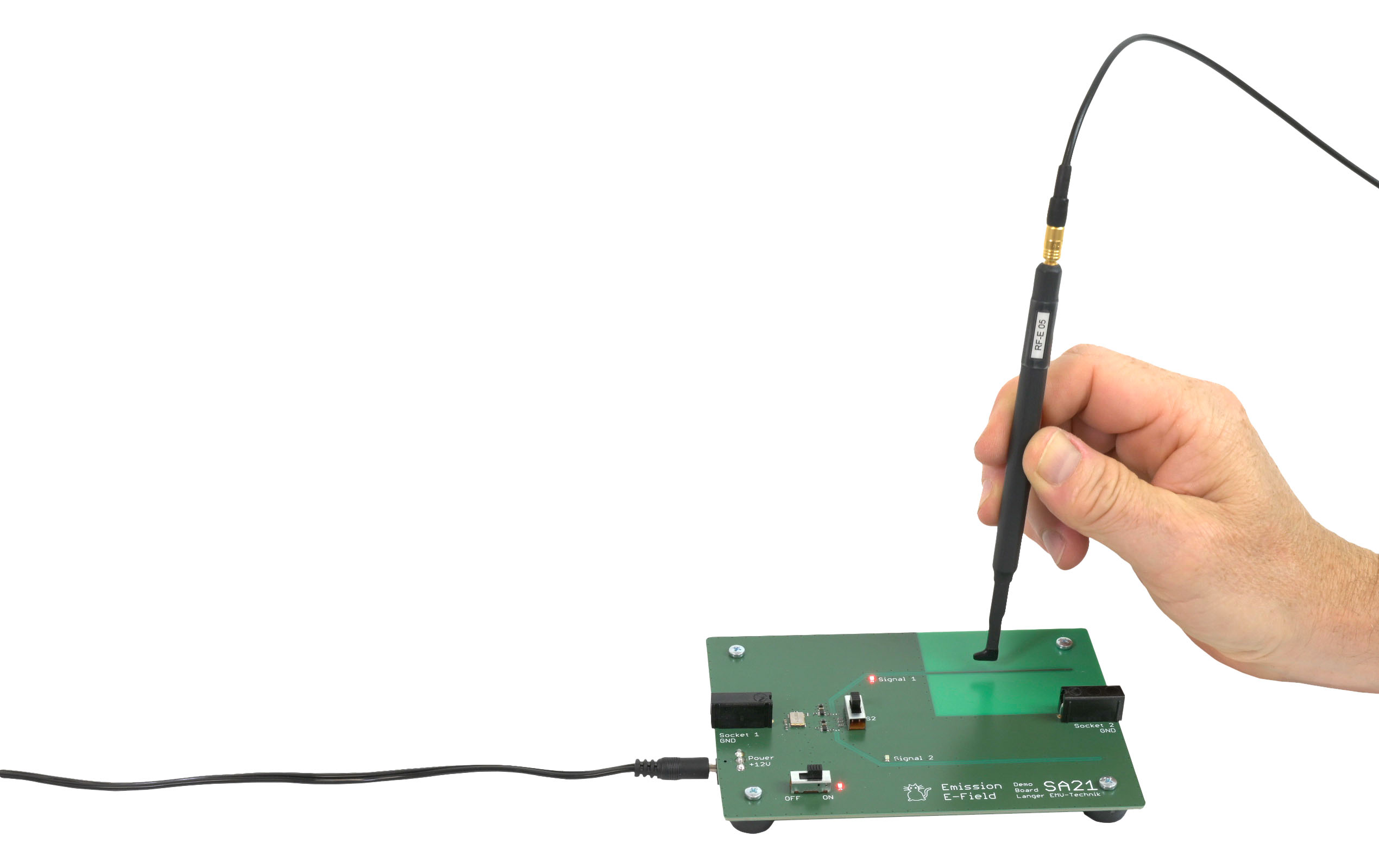 Detection of emitted interference -  RF-E 05 E-field probe via demonstration board SA 21 
